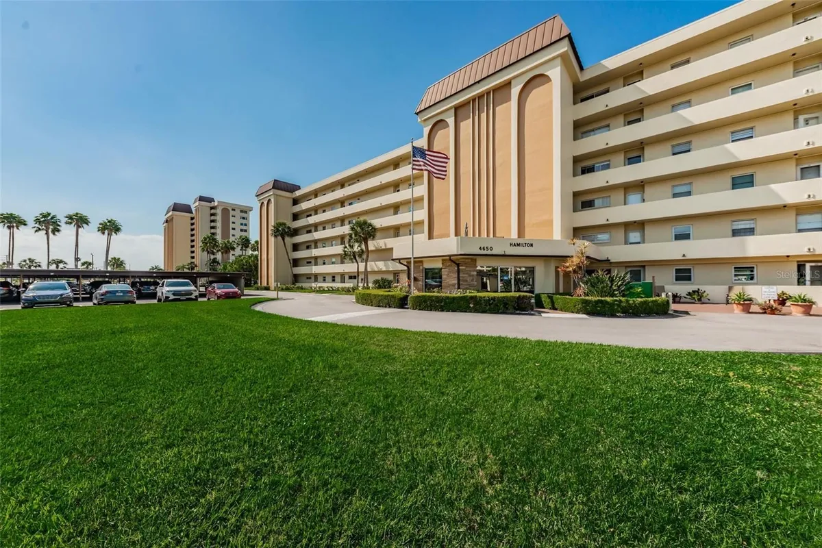 Property Slideshow image 1 of 47 | 4650 cove cir 105, St Petersburg, FL, 33708