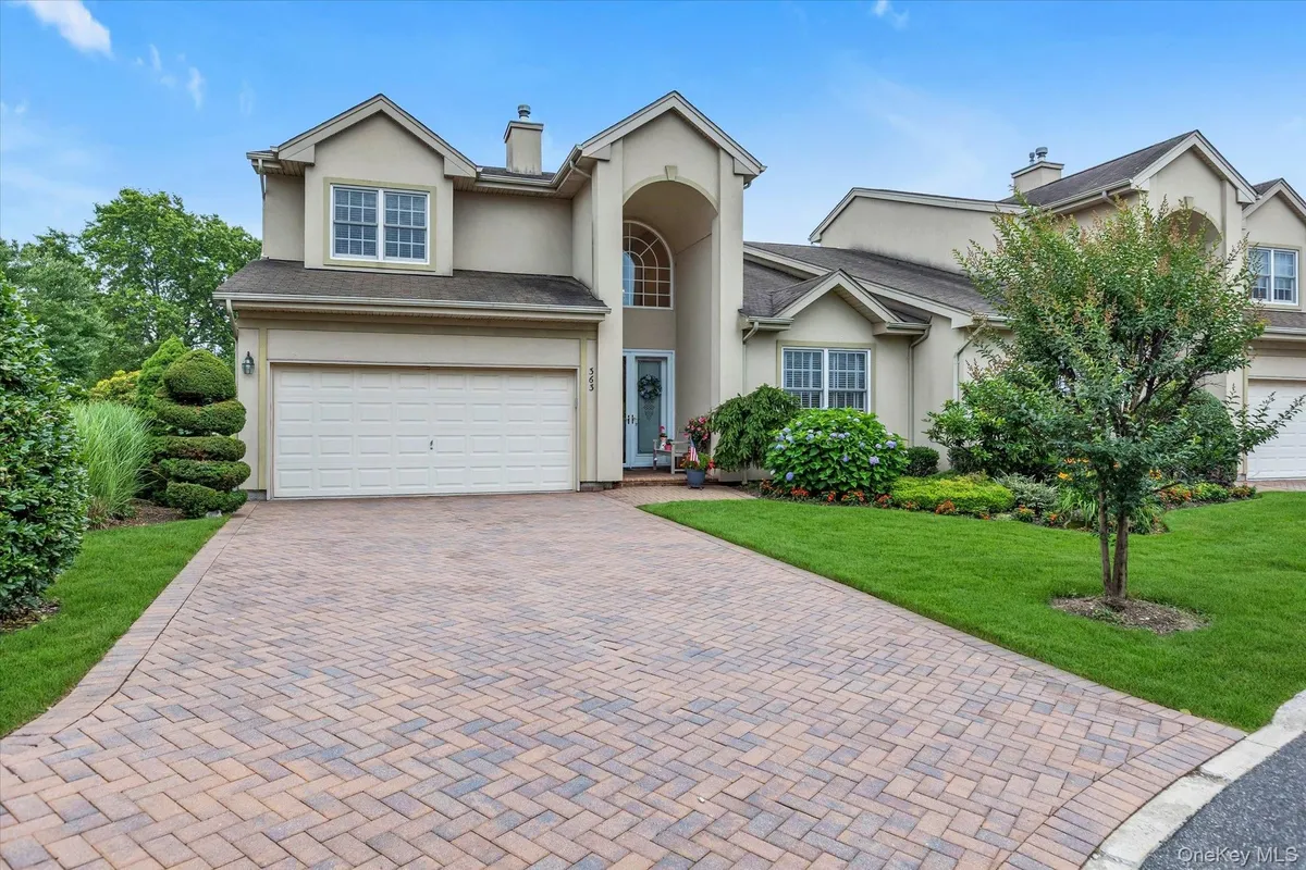 Property Slideshow image 1 of 40 | 363 altessa blvd, Huntington, NY, 11747