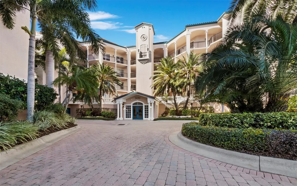 Property Slideshow image 1 of 46 | 5430 eagles point cir 105, Sarasota, FL, 34231