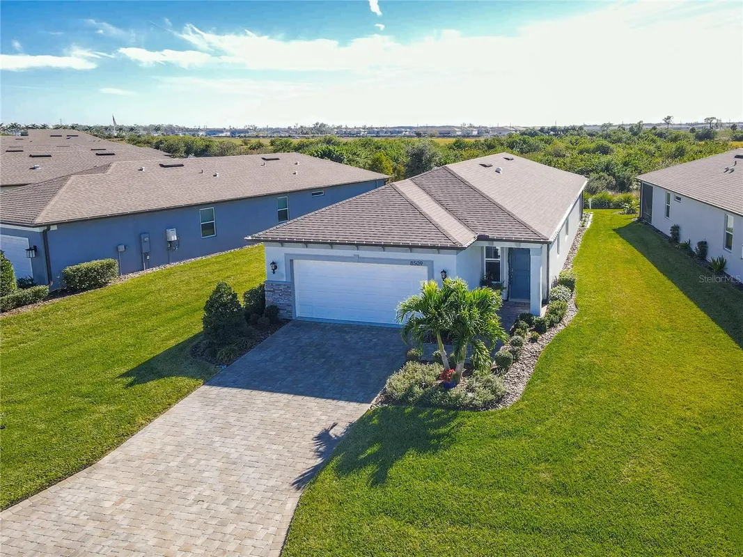 Property Slideshow image 1 of 62 | 8509 ocean tides cv, Parrish, FL, 34219