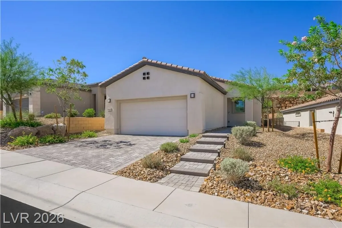 Property Slideshow image 1 of 43 | 69 stone bluff ln, Henderson, NV, 89011