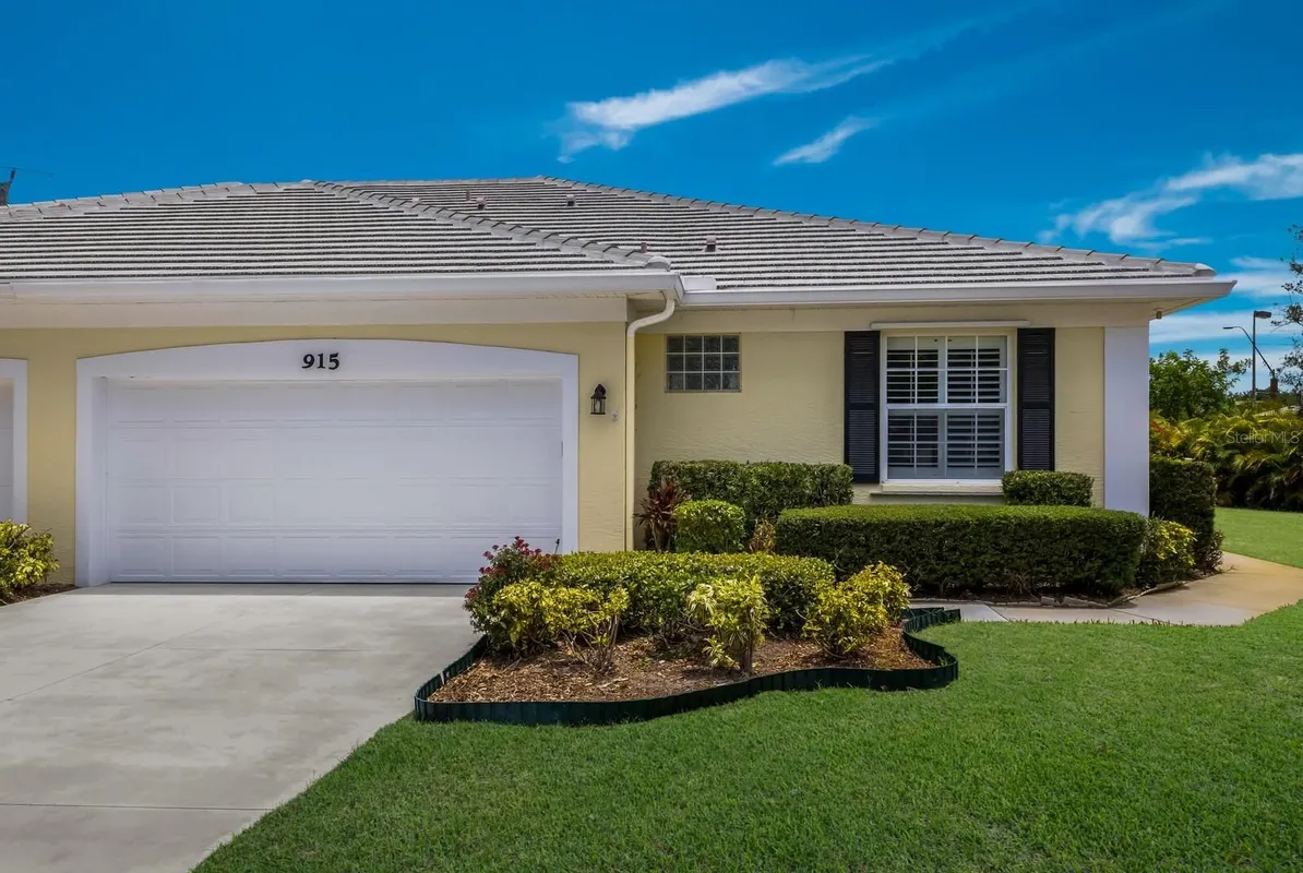 Property Slideshow image 1 of 28 | 915 barclay ct, Venice, FL, 34293
