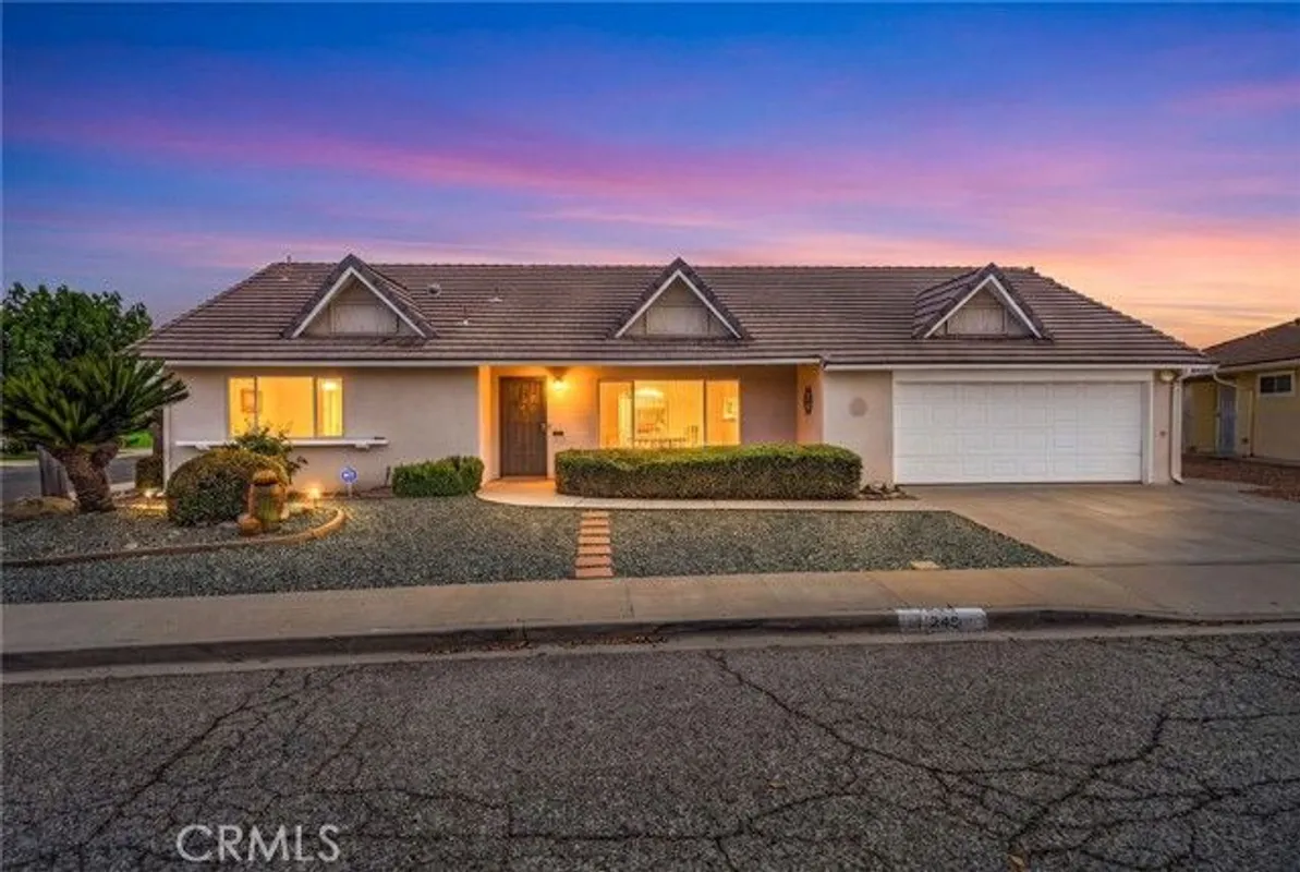 Property Slideshow image 1 of 52 | 1240 w montrose ave, Hemet, CA, 92543