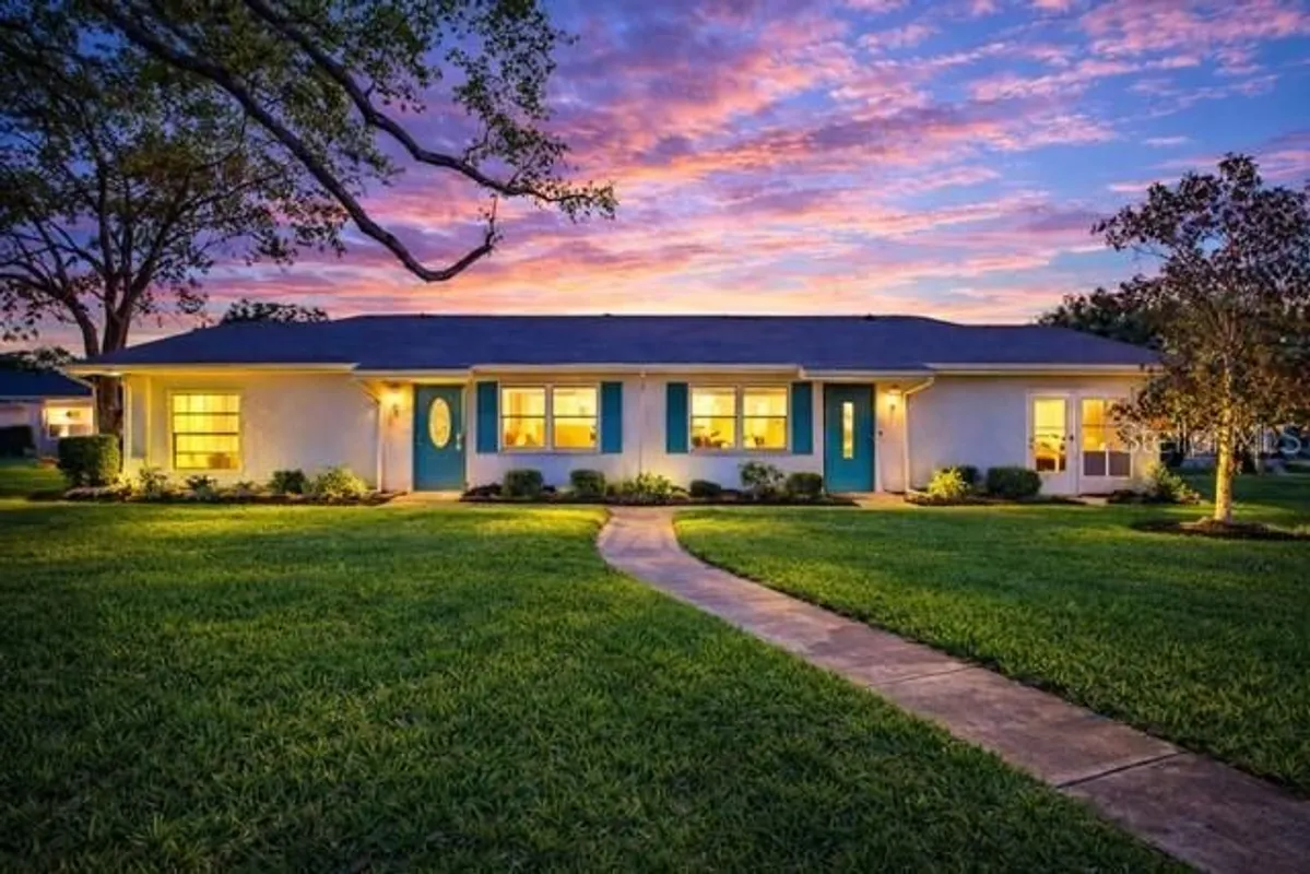 Property Slideshow image 1 of 38 | 1906 canterbury ln 32, Sun City Center, FL, 33573