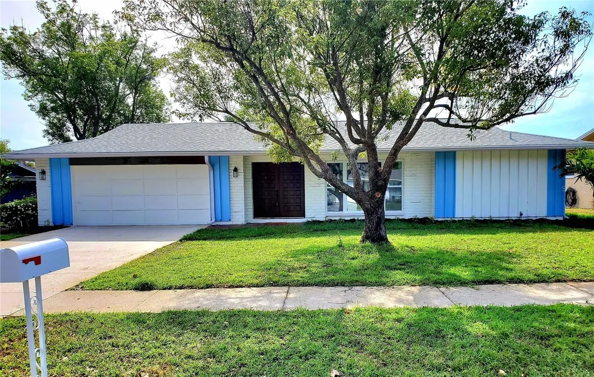 Property Slideshow image 1 of 55 | 835 anchorage ln, Palm Harbor, FL, 34685
