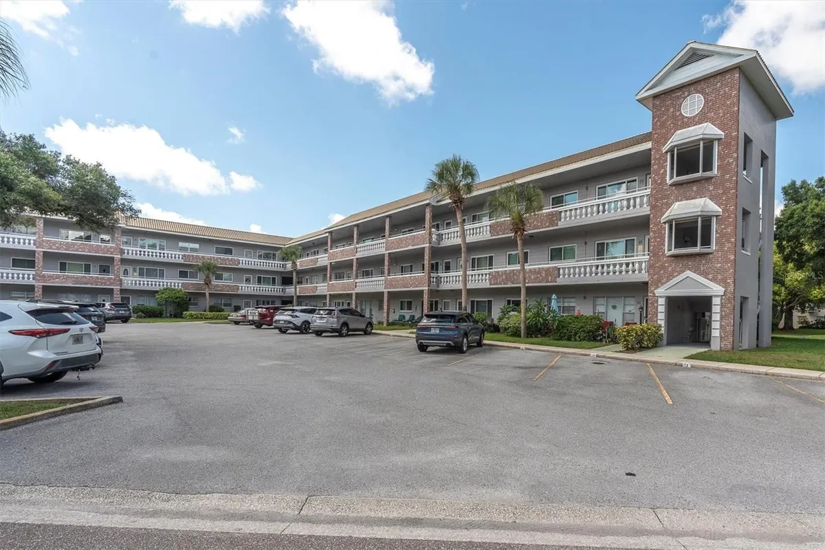 Property Slideshow image 1 of 37 | 2461 rhodesian dr 45, Clearwater, FL, 33763