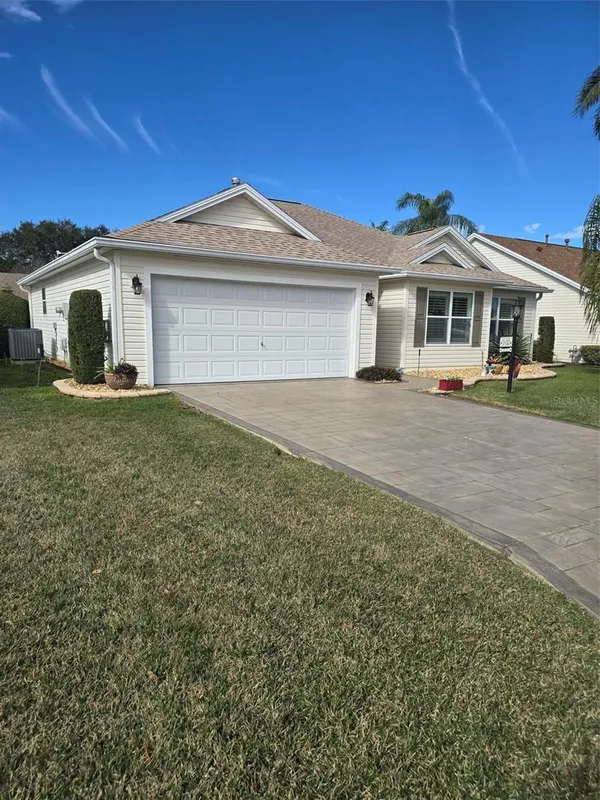 Property Slideshow image 1 of 55 | 17656 se 80th altamaha ct, The Villages, FL, 32162