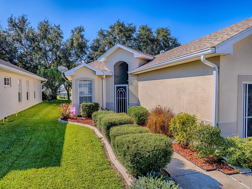Property Slideshow image 1 of 41 | 3592 tropical seas loop, Tavares, FL, 32778
