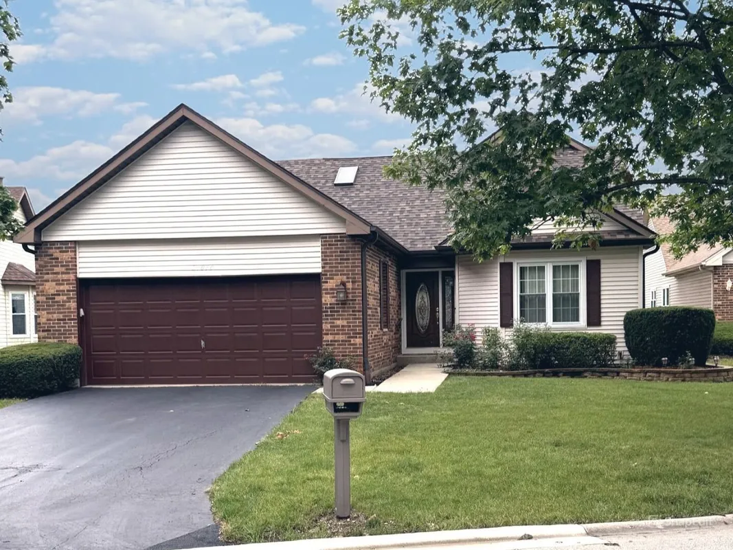 Property Slideshow image 1 of 52 | 21070 w hazelnut ln, Plainfield, IL, 60544