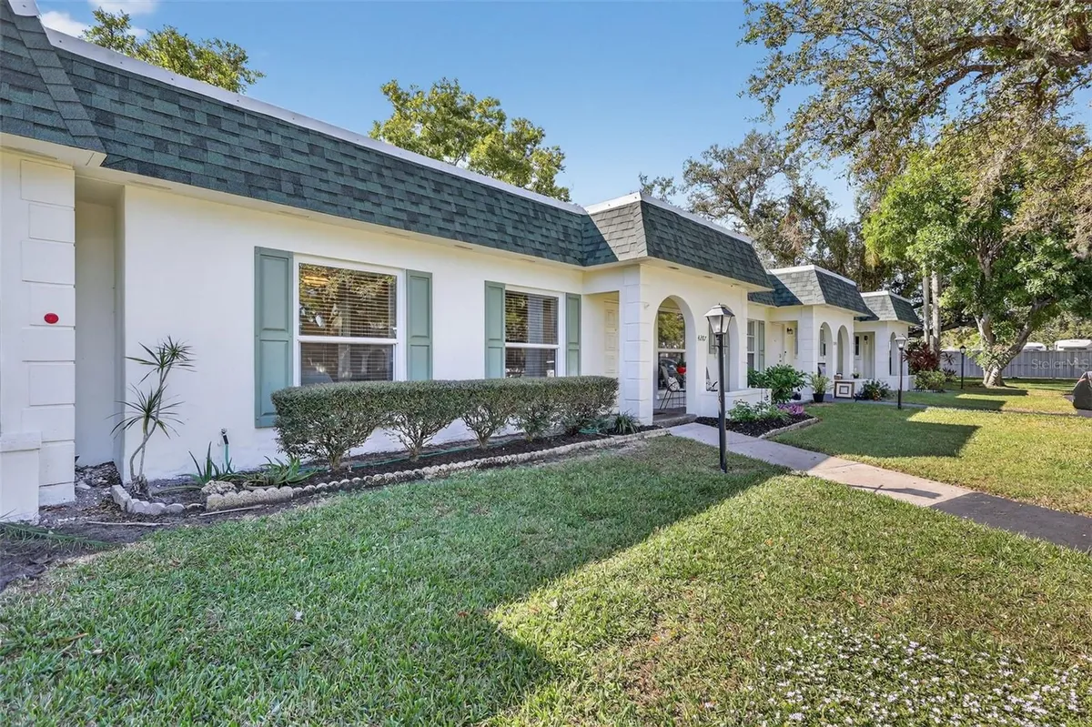 Property Slideshow image 1 of 52 | 4207 34th avenue dr w # 4207, Bradenton, FL, 34205