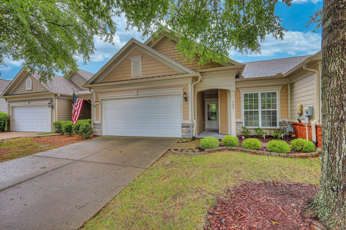 Property Slideshow image 1 of 43 | 107 old towne dr, Mount Juliet, TN, 37122