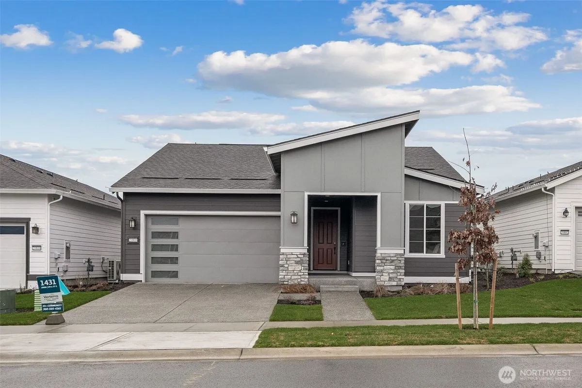 Property Slideshow image 1 of 21 | 20806 149th st e unit e, Bonney Lake, WA, 98391