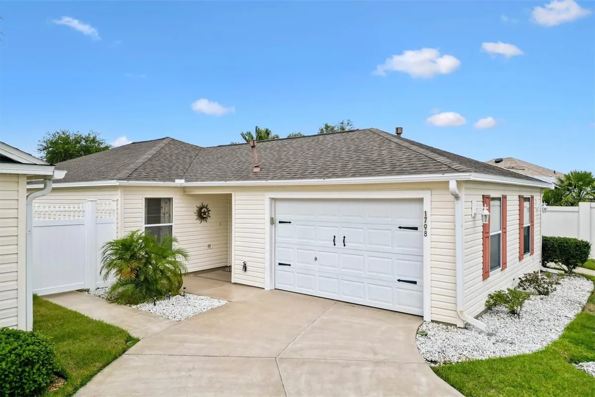 Property Slideshow image 1 of 34 | 1798 longwood ct, The Villages, FL, 32162