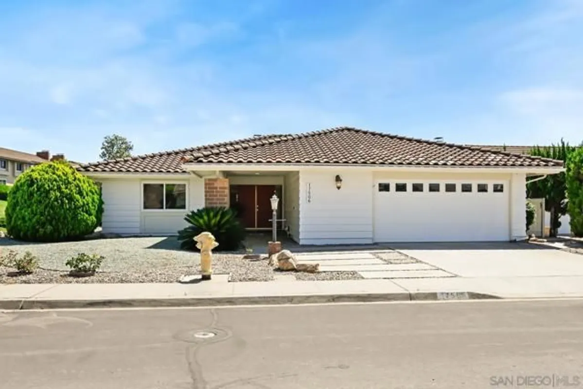 Property Slideshow image 1 of 35 | 17506 plaza karena, San Diego, CA, 92128
