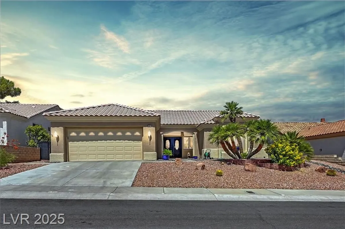 Property Slideshow image 1 of 46 | 2621 hanging rock dr, Las Vegas, NV, 89134