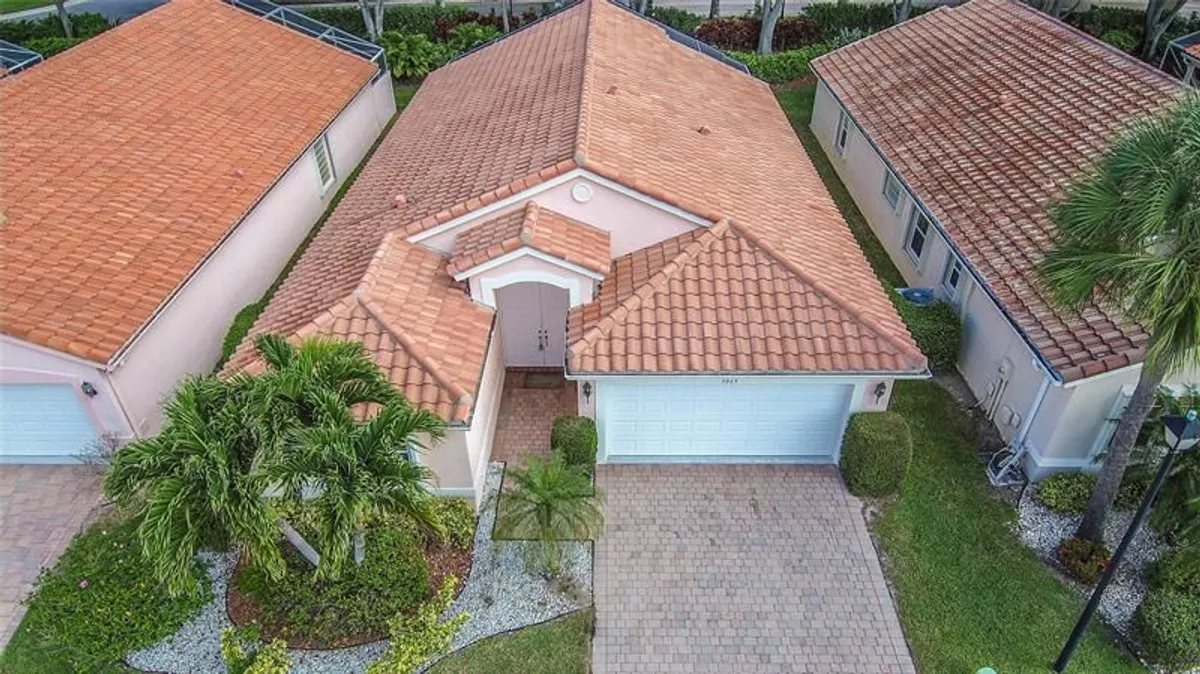Property Slideshow image 1 of 22 | 5065 glenville dr, Boynton Beach, FL, 33437
