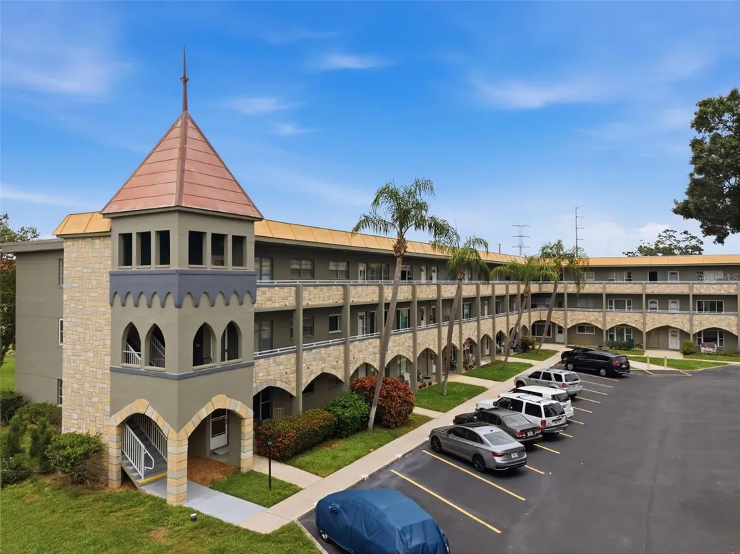 Property Slideshow image 1 of 42 | 2462 brazilia dr 70, Clearwater, FL, 33763