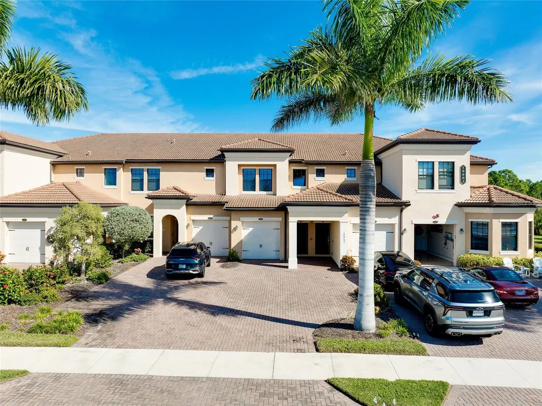 Property Slideshow image 1 of 73 | 10063 crooked creek dr 202, Venice, FL, 34293