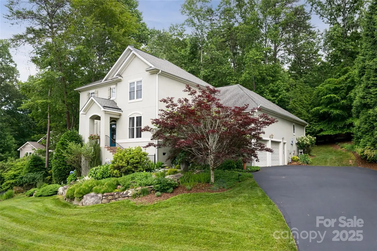 Property Slideshow image 1 of 46 | 7 white palmer ct, Biltmore Lake, NC, 28715