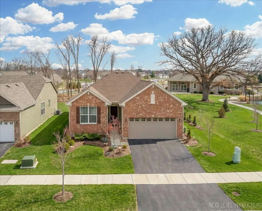 Property Slideshow image 1 of 19 | 1212 ardmoor dr, Crystal Lake, IL, 60012