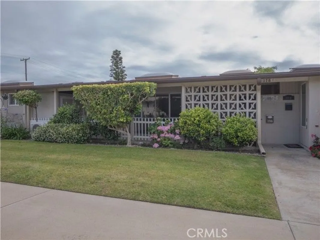 Property Slideshow image 1 of 20 | 1221 oakmont 178i, Seal Beach, CA, 90740
