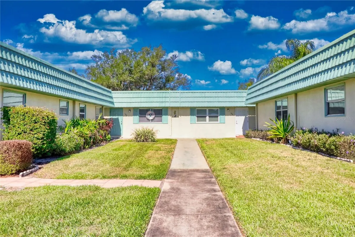 Property Slideshow image 1 of 39 | 101 cambridge trl 196, Sun City Center, FL, 33573