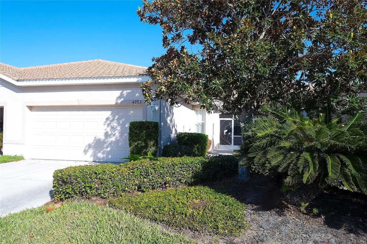 Property Slideshow image 1 of 34 | 4253 cascade falls dr, Sarasota, FL, 34243