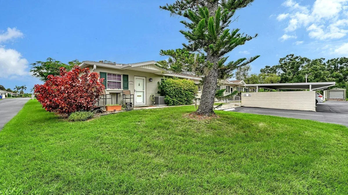 Property Slideshow image 1 of 38 | 2436 golf course dr 707, Sarasota, FL, 34234