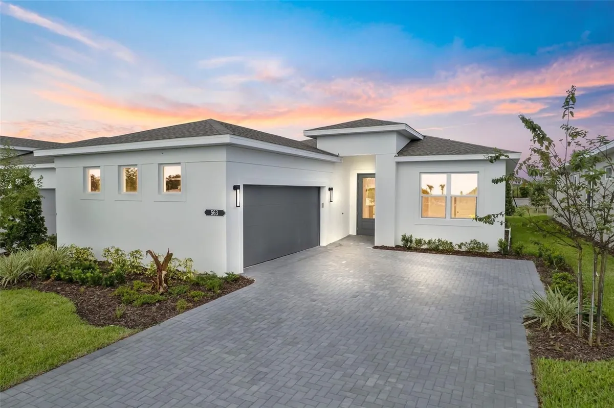 Property Slideshow image 1 of 52 | 563 hammock oaks blvd, Lady Lake, FL, 32159