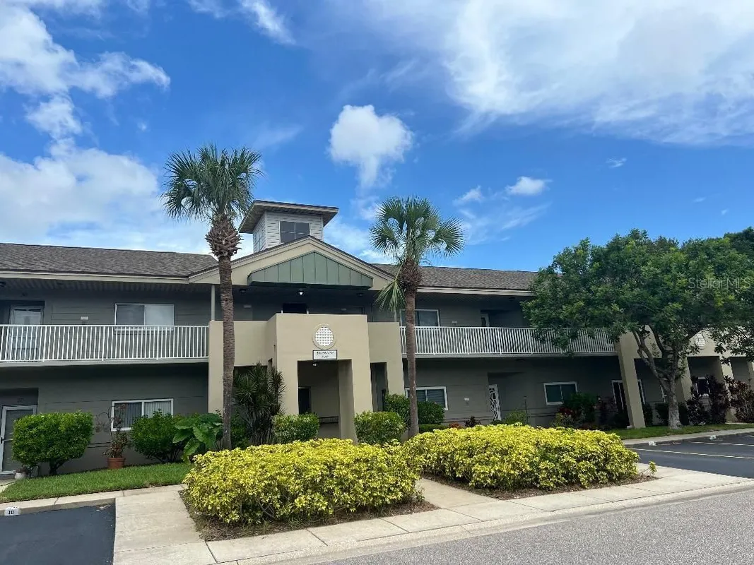 Property Slideshow image 1 of 36 | 2294 belgian ln 14, Clearwater, FL, 33763