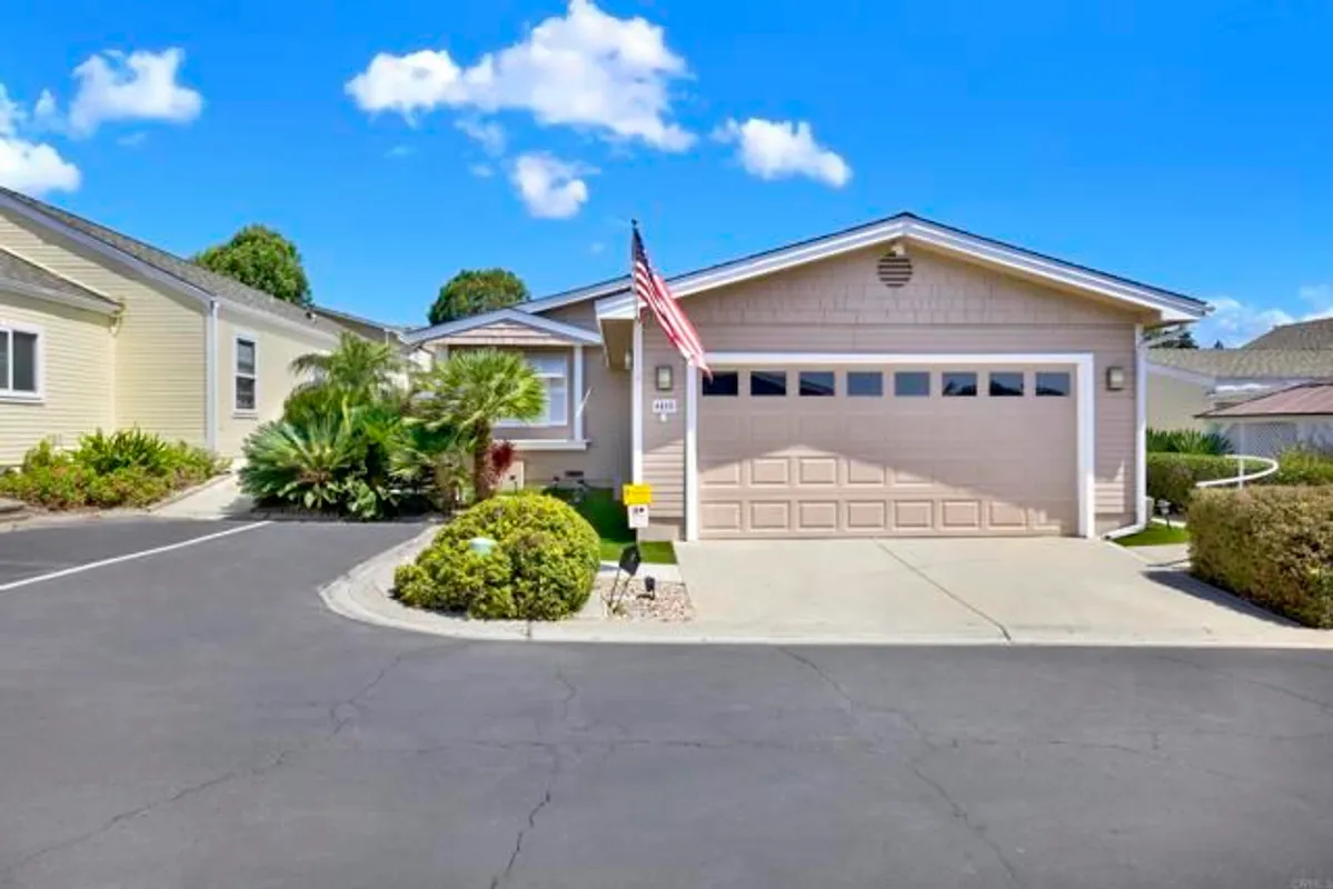 Property Slideshow image 1 of 54 | 4468 topaz ln, Oceanside, CA, 92056