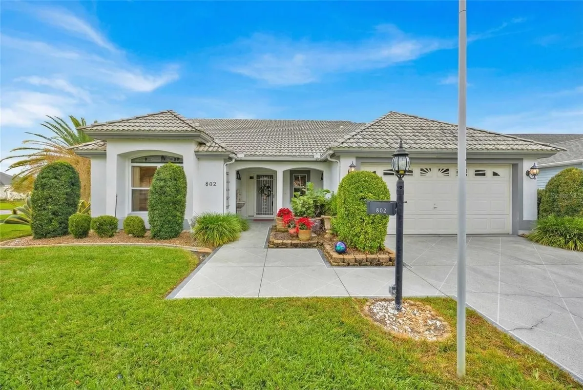 Property Slideshow image 1 of 29 | 802 miranda way, The Villages, FL, 32159
