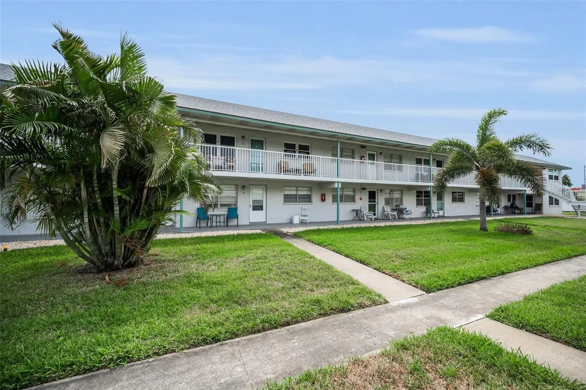 Property Slideshow image 1 of 37 | 5227 81st ln 22, St Petersburg, FL, 33709