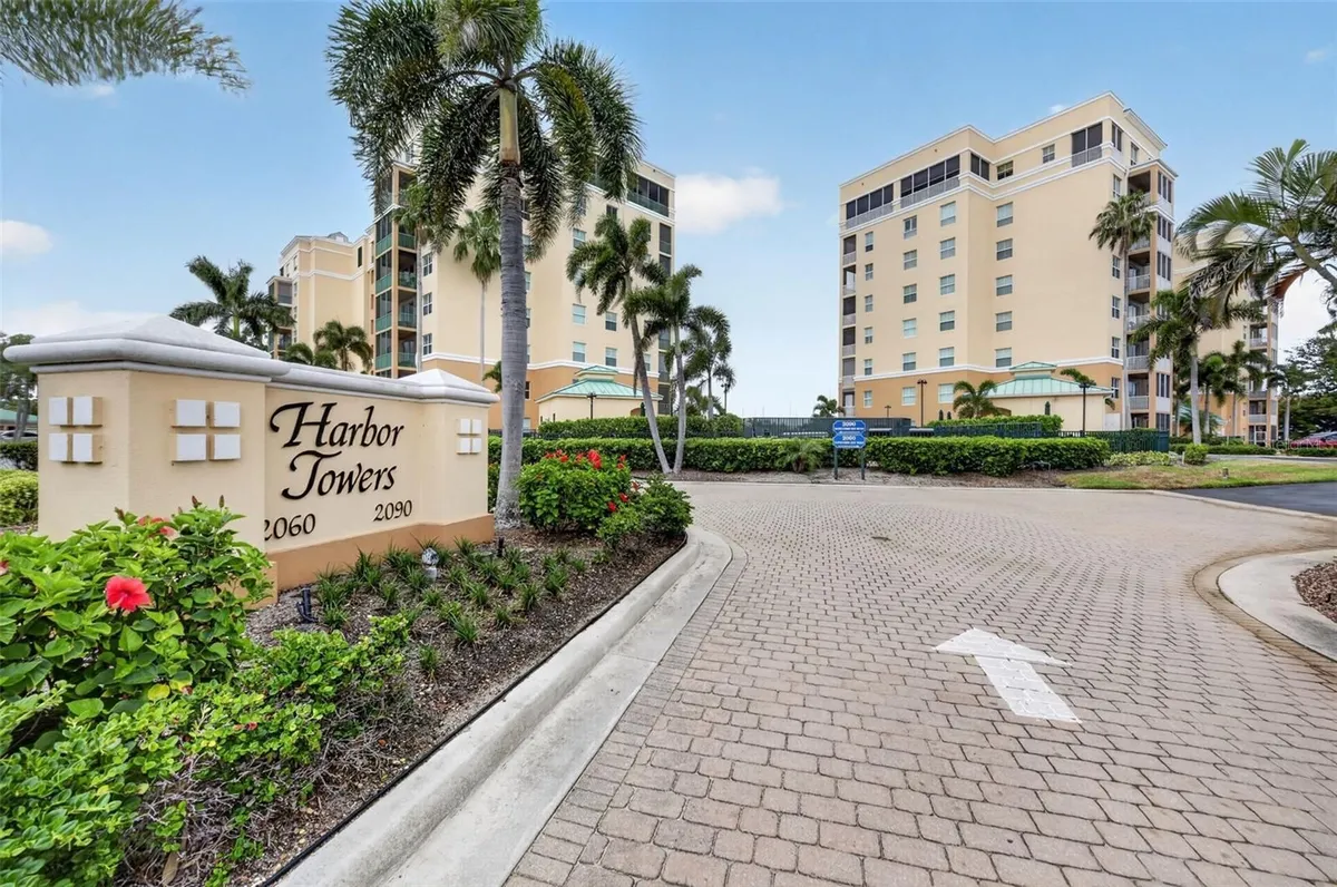 Property Slideshow image 1 of 38 | 2060 matecumbe key rd 2506, Punta Gorda, FL, 33955