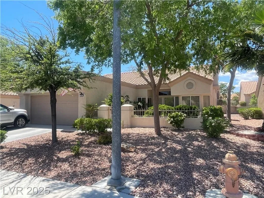 Property Slideshow image 1 of 8 | 2465 palmridge dr, Las Vegas, NV, 89134