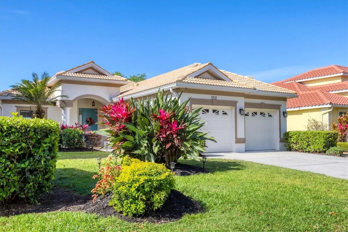 Property Slideshow image 1 of 57 | 6458 tailfeather way, Bradenton, FL, 34203
