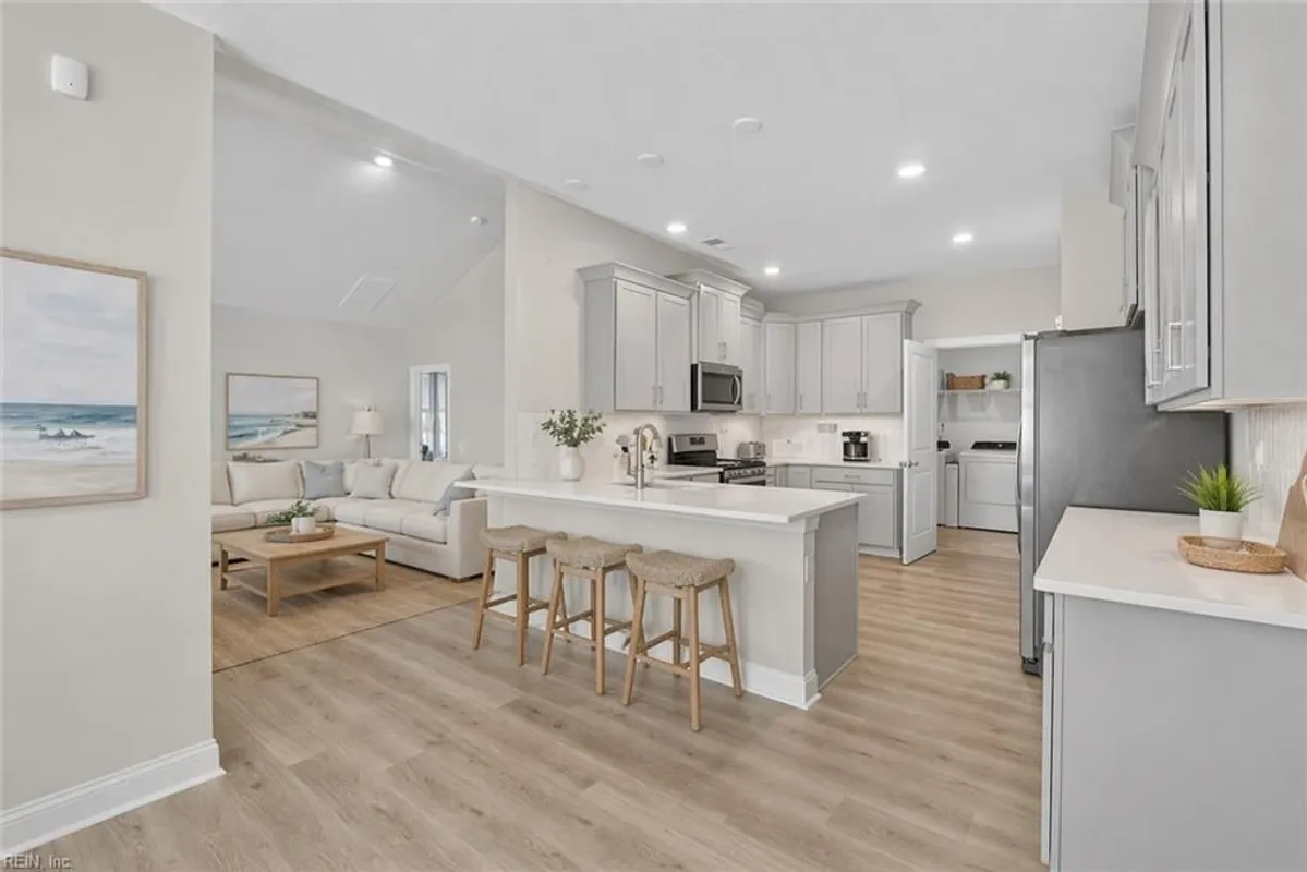 Property Slideshow image 1 of 40 | 2136 edwin dr, Chesapeake, VA, 23322