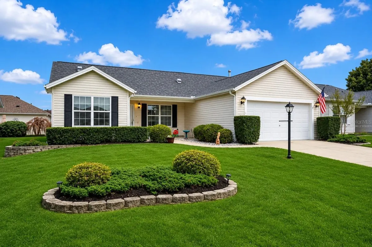 Property Slideshow image 1 of 64 | 17713 se 89th milford ave, The Villages, FL, 32162