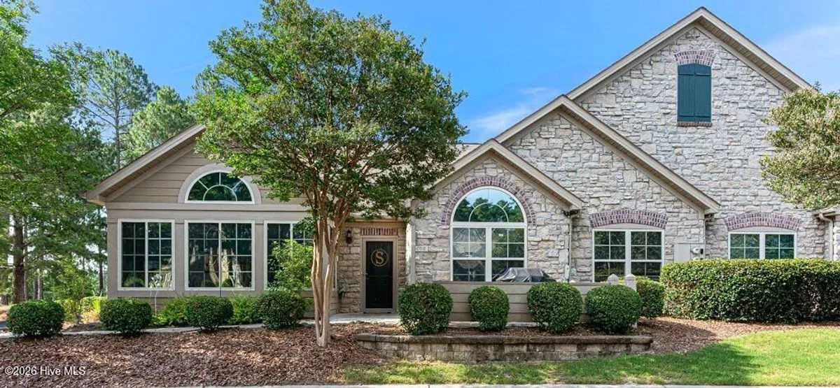 Property Slideshow image 1 of 47 | 103 w chelsea ct, Southern Pines, NC, 28387