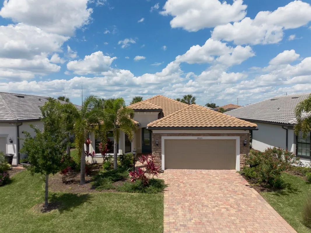 Property Slideshow image 1 of 100 | 18025 harwich pl, Bradenton, FL, 34202