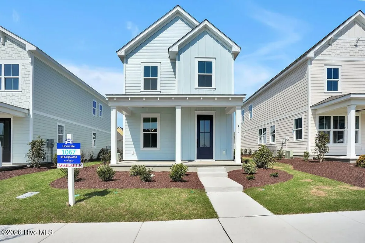 Property Slideshow image 1 of 27 | 409 starship run, Wilmington, NC, 28412