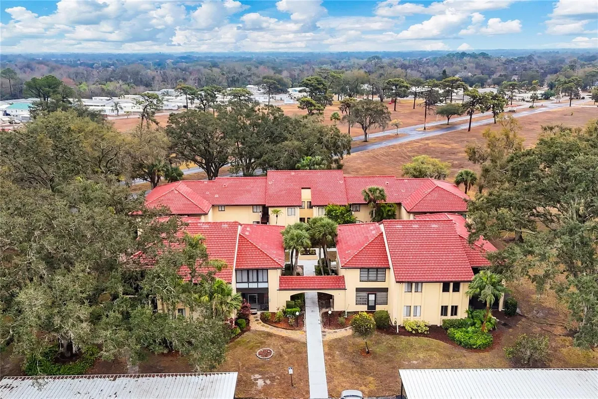 Property Slideshow image 1 of 55 | 1111 w faith cir 1006, Bradenton, FL, 34212
