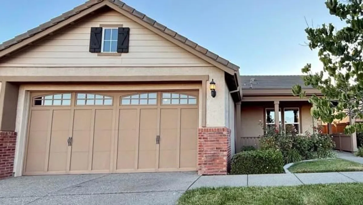 Property Slideshow image 1 of 11 | 9946 hatherton way, Elk Grove, CA, 95757