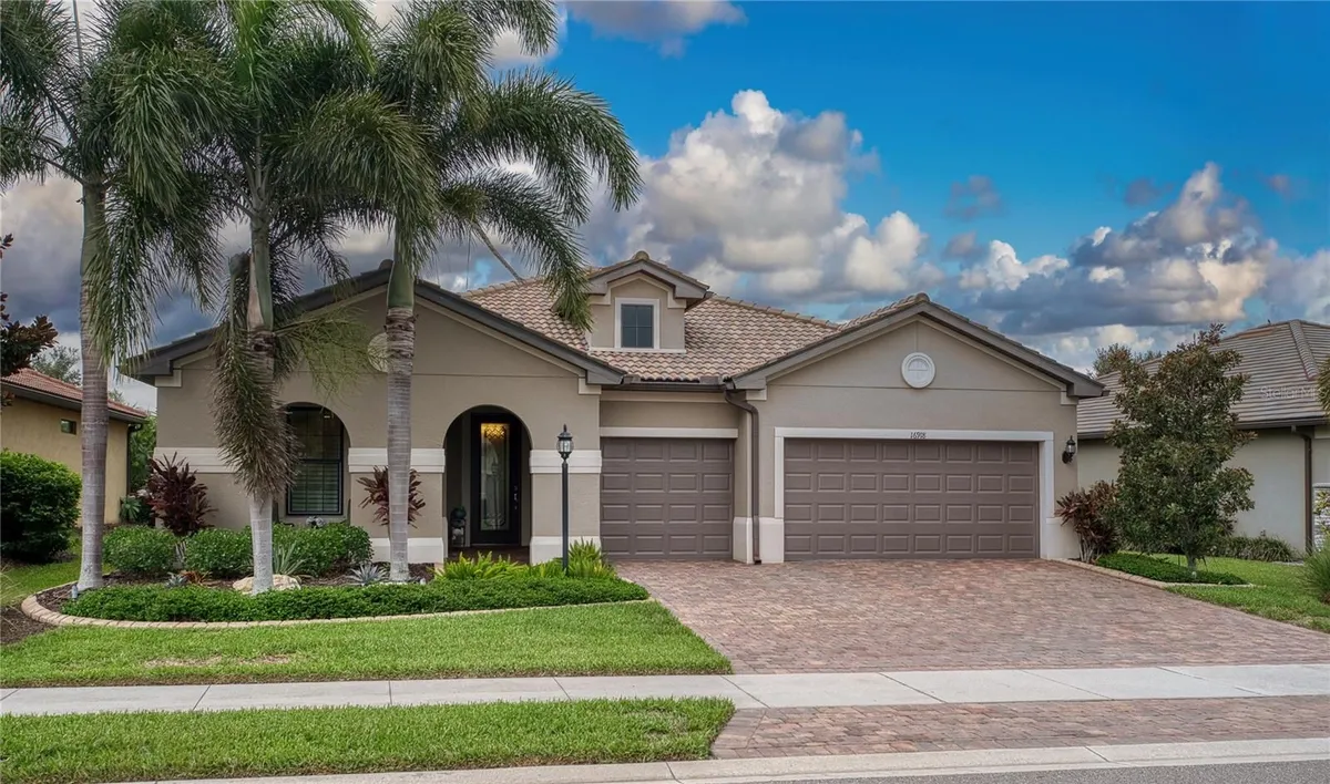 Property Slideshow image 1 of 65 | 16918 loudon pl, Bradenton, FL, 34202
