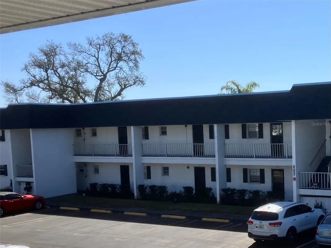 Property Slideshow image 1 of 30 | 202 47th avenue dr 332, Bradenton, FL, 34207