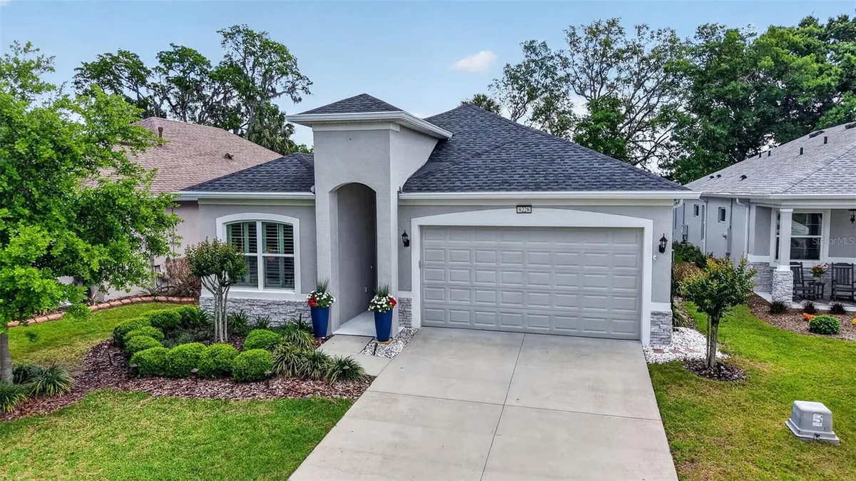 Property Slideshow image 1 of 65 | 8228 bridgeport bay cir, Mount Dora, FL, 32757