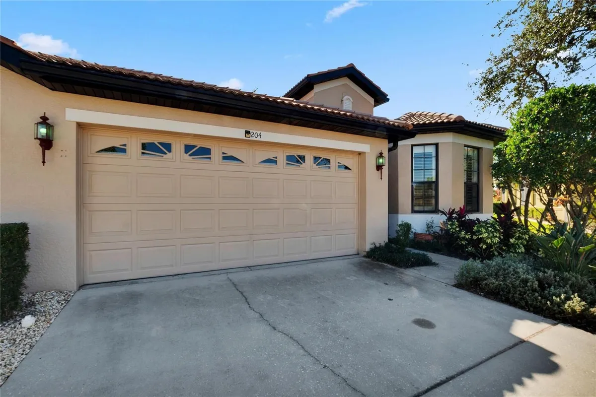 Property Slideshow image 1 of 67 | 204 mystic falls dr, Apollo Beach, FL, 33572