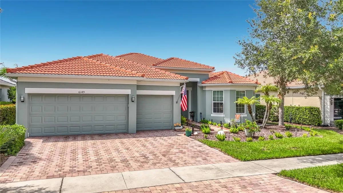 Property Slideshow image 1 of 83 | 6149 abaco dr, Sarasota, FL, 34238