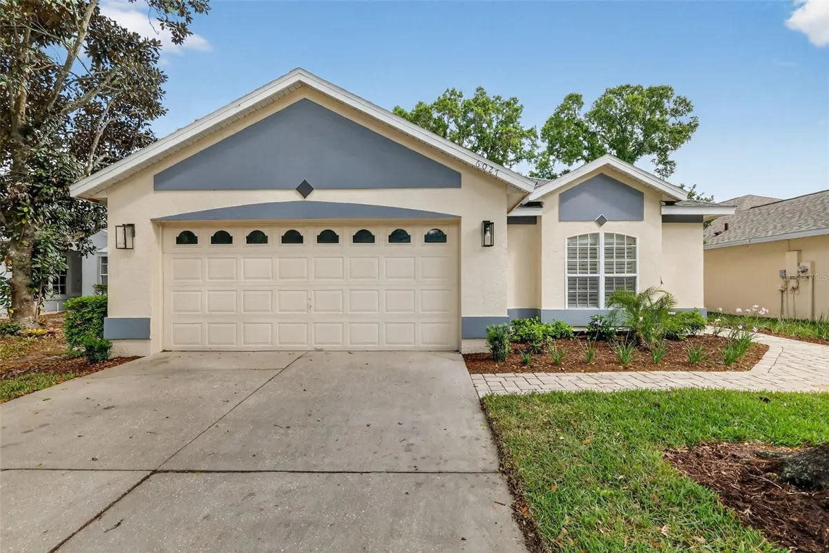 Property Slideshow image 1 of 42 | 6027 spring creek ct, Mount Dora, FL, 32757
