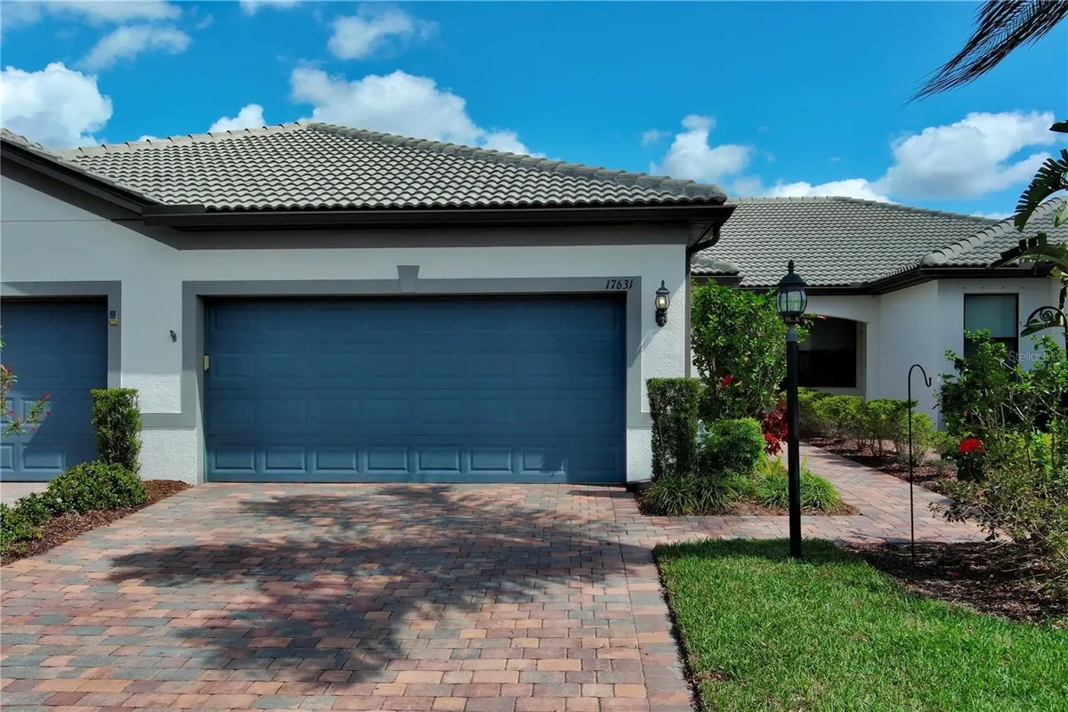 Property Slideshow image 1 of 51 | 17631 camden dr, Bradenton, FL, 34202